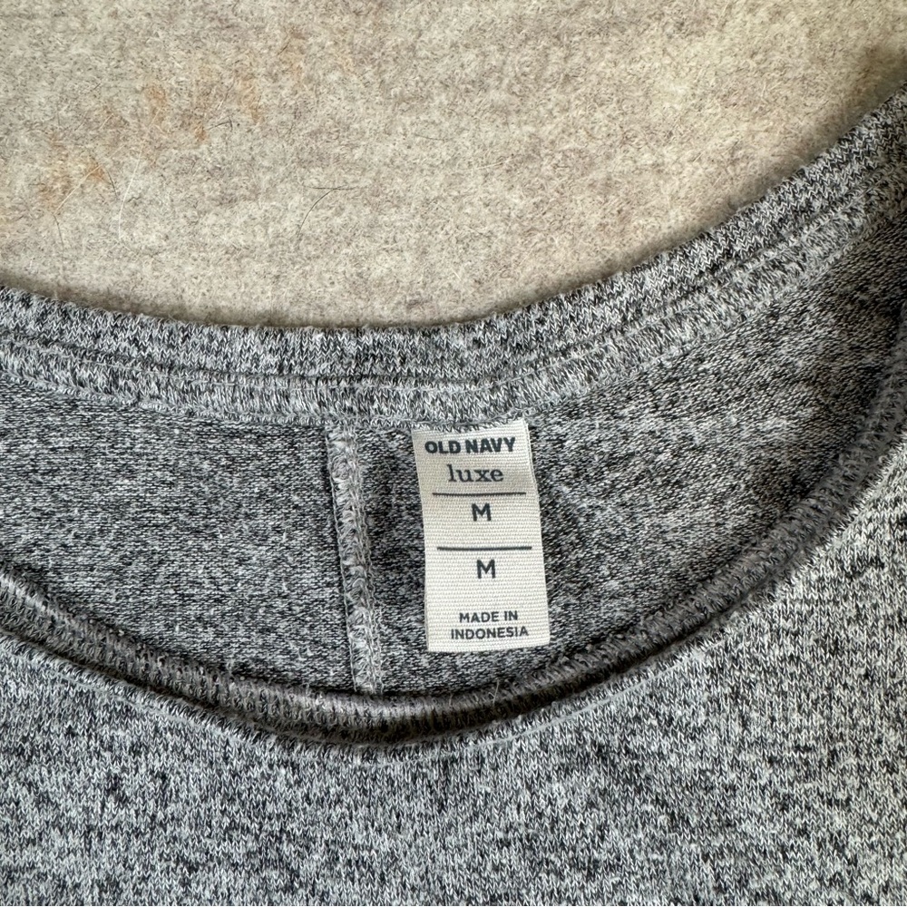 Old Navy Heather Gray Knot-Front Tank Top - Picture 4 of 4